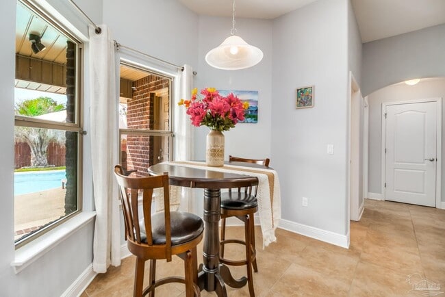 Building Photo - 5202 English Oak Dr