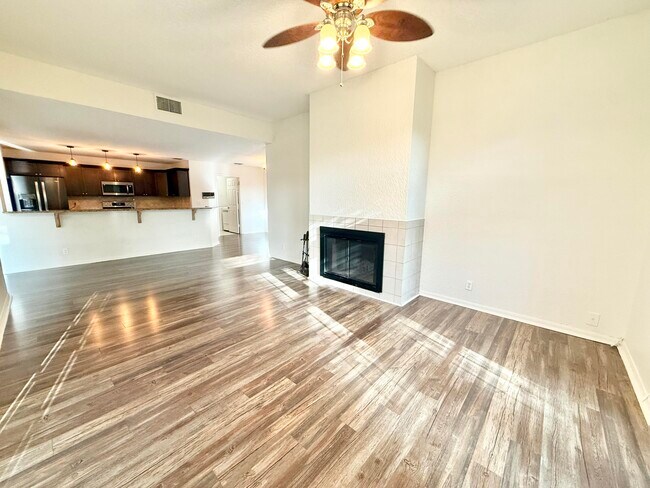 Building Photo - 10921 Haydn Dr
