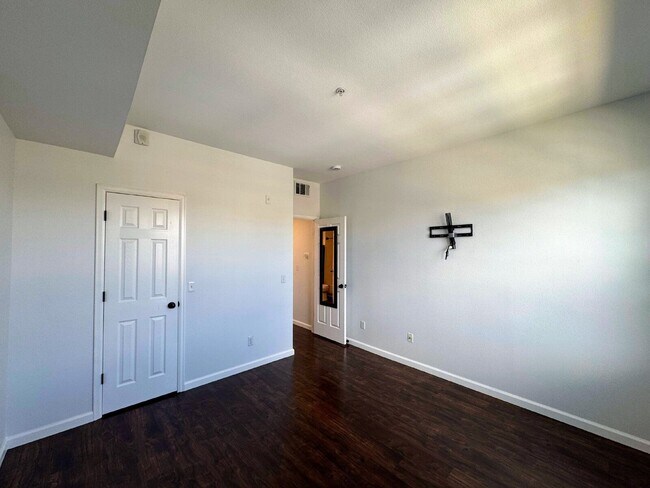 Building Photo - 12820 Ironstone Way