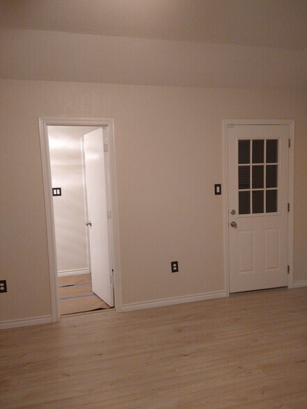 Building Photo - 2100 Arlena Dr