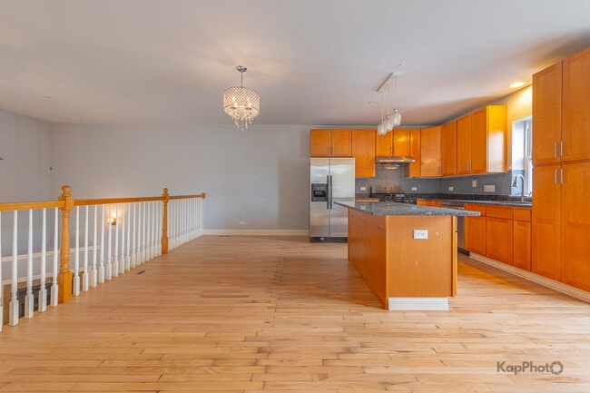 Building Photo - 3607 W 53rd St
