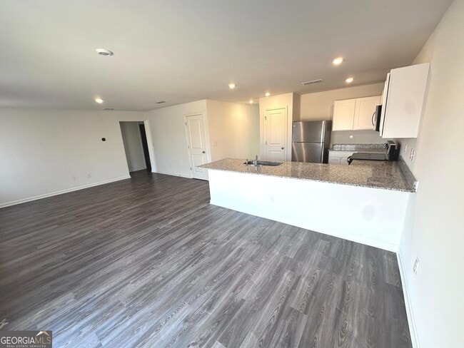 Building Photo - 536 Pemberton St