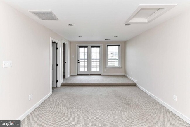 Building Photo - 3160 Yeager Dr