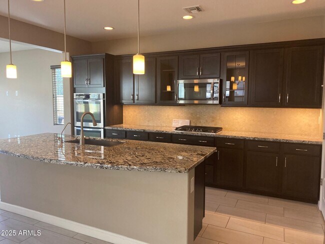 Building Photo - 1945 W Yellowstone Way