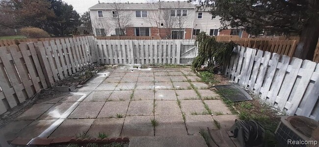 Building Photo - 5089 Buckingham Pl Dr