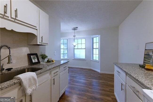 Building Photo - 1697 Cedar Bluff Way