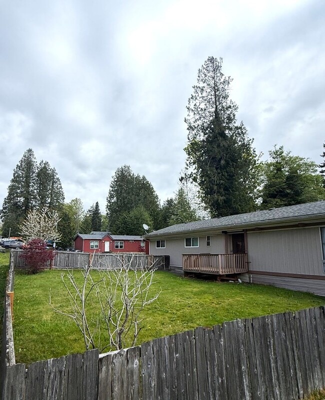 Building Photo - Two Bedroom Home Available Soon in Ferndale!