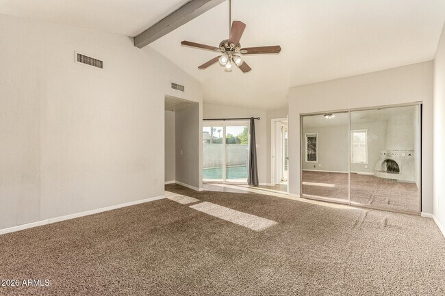 Building Photo - 1708 N Daffodil St