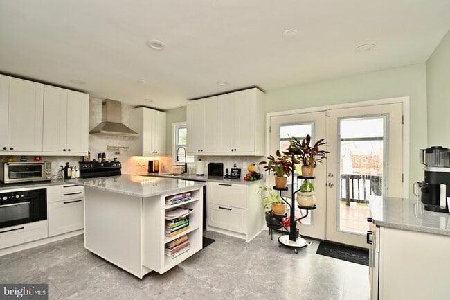 Building Photo - 6431 Forest Rd