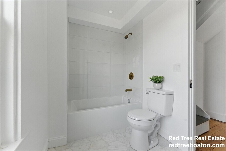 Building Photo - 80 Shirley St