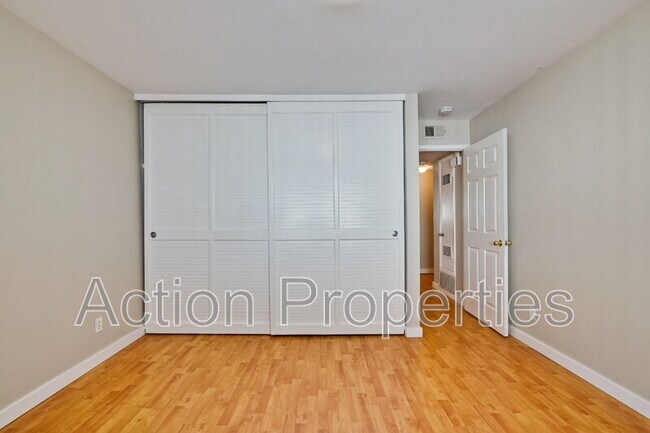 Building Photo - 255 S Rengstorff Ave