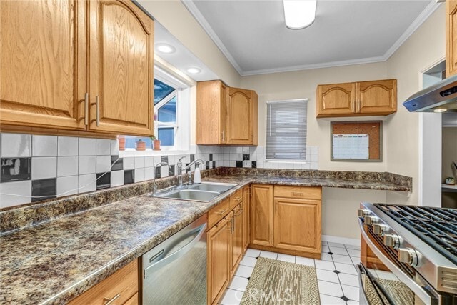 Building Photo - 1130 N Cordova St