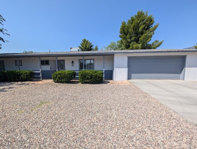 Building Photo - Spacious and newly remodeled 4 Bedroom wit...