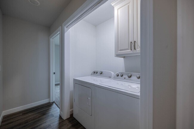 Building Photo - 361 SE 95th Rd