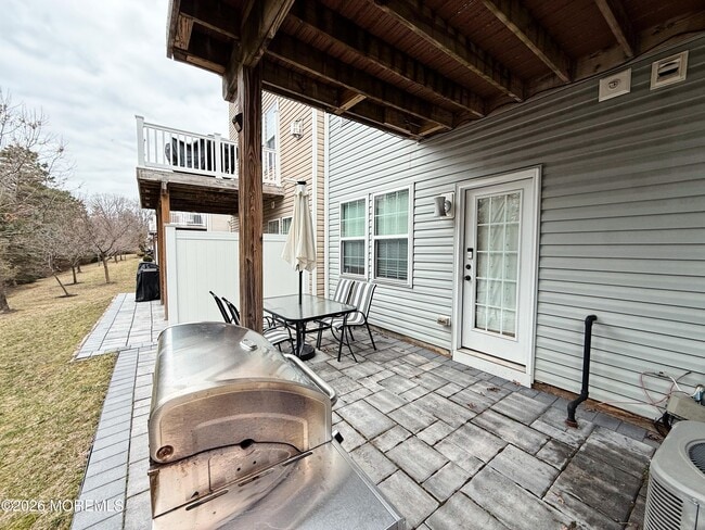 Building Photo - 110 Halliard Dr