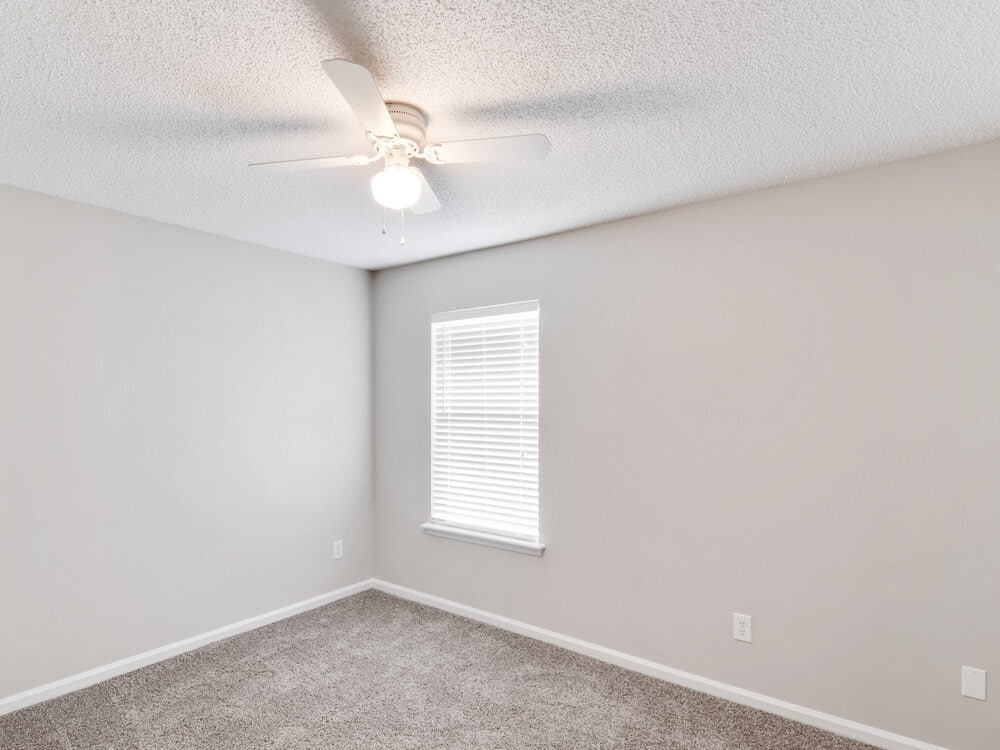 Building Photo - 1953 Longneedle Lane