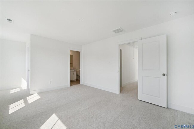Building Photo - 15369 Sunray Aly