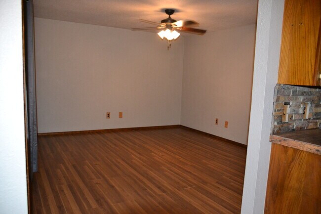 Building Photo - 614 Highland Ave