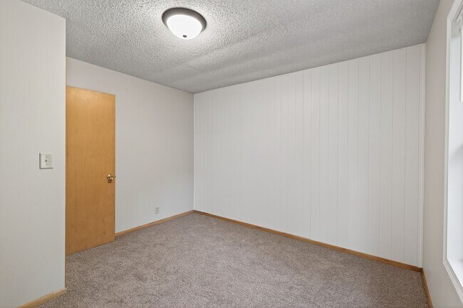 Building Photo - Acreage Property