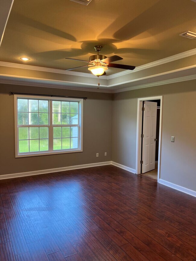 Building Photo - 401 Homestead Way