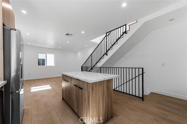 Building Photo - 1376 Edgecliffe Dr