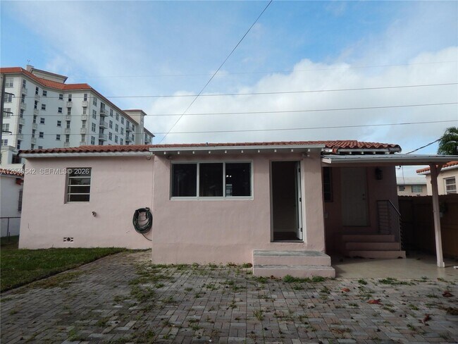 Building Photo - 1841 SW 37th Ave