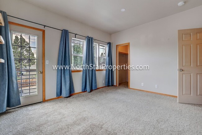 Building Photo - Wonderful Bend Property Close to Mountain View High School