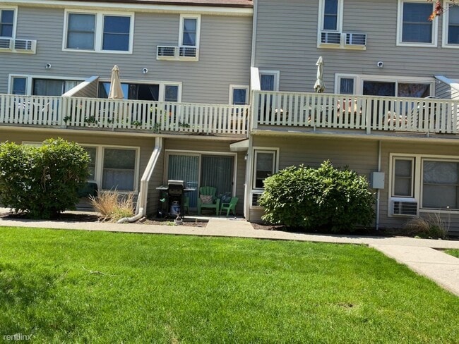 Building Photo - 1 br, 1 bath Condo - Pine Ridge Condominiums