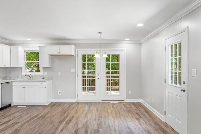 Building Photo - Great Location off of South Holden Road. 3 Bedroom 2 Bathroom Home.