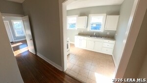 Building Photo - 538 Kayton Ave