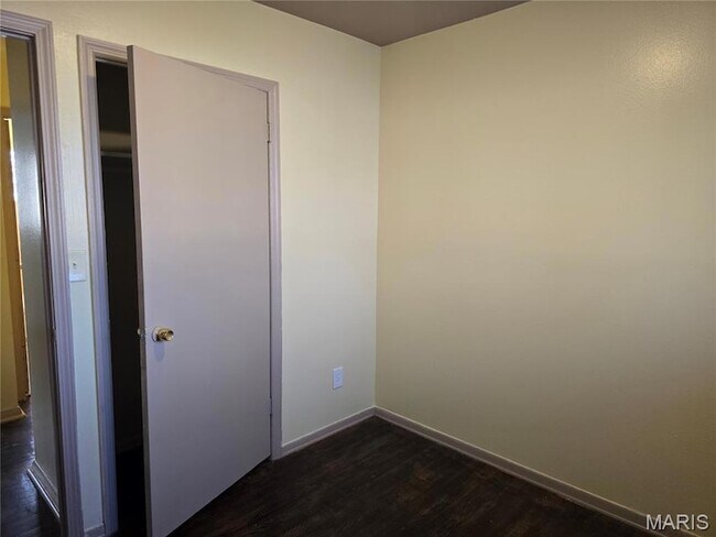 Building Photo - 1200 Rhea Ave