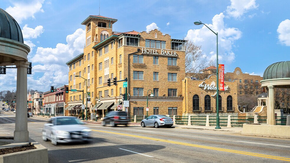 Building Photo - 370 Bridgeview Ct