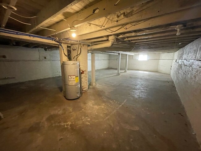Building Photo - Boise Home with Large Basement, Yard, New ...
