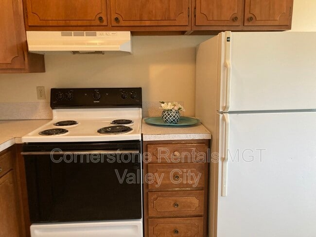 Building Photo - 807 3rd St SW