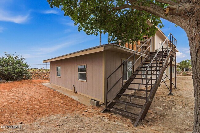 Building Photo - 15088 Rancho Del Sur Dr