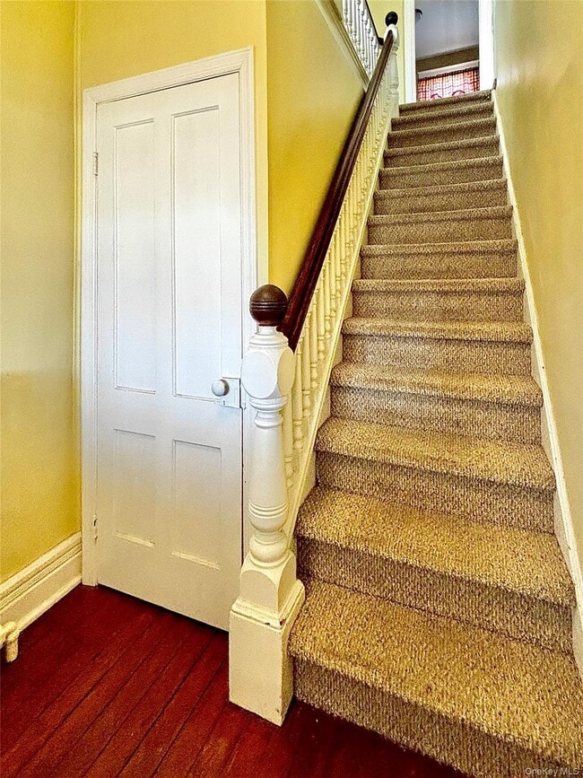 Building Photo - 9 Parker Ave