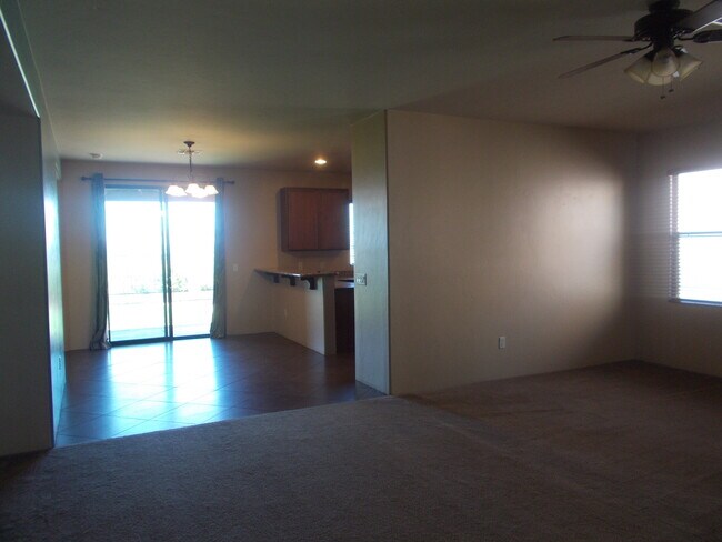 Building Photo - 4 Bedroom Home