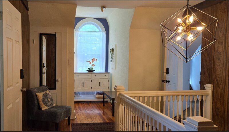 Building Photo - 1720 Capouse Ave