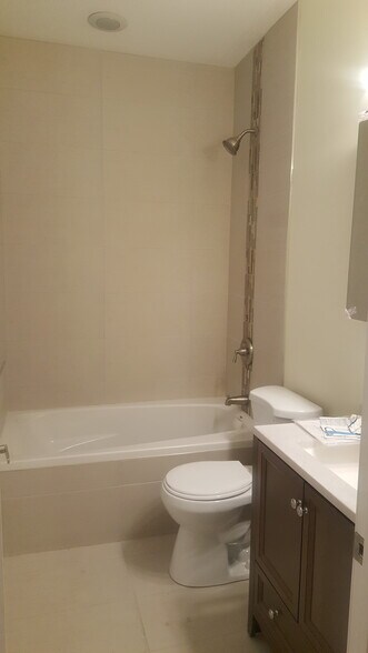 Building Photo - 4817 N Troy St