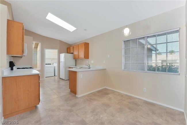 Building Photo - 5321 N Padero Dr
