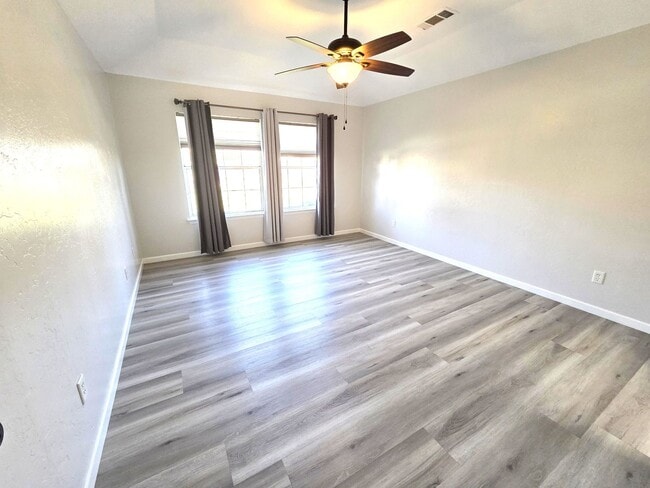 Building Photo - Beautiful 3 Bedroom 2 bath Home Across from La Joya Middle School