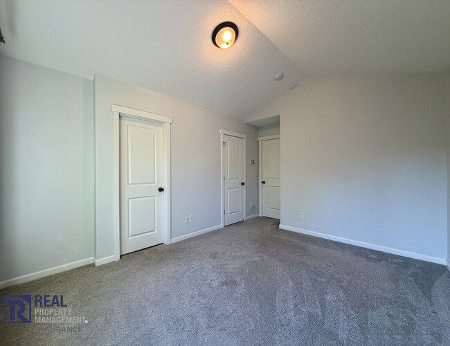 Building Photo - Charming 3BR/2.5BA Beaverton Home in Prime Location