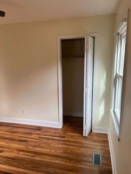 Building Photo - 2181 Gordon Cir