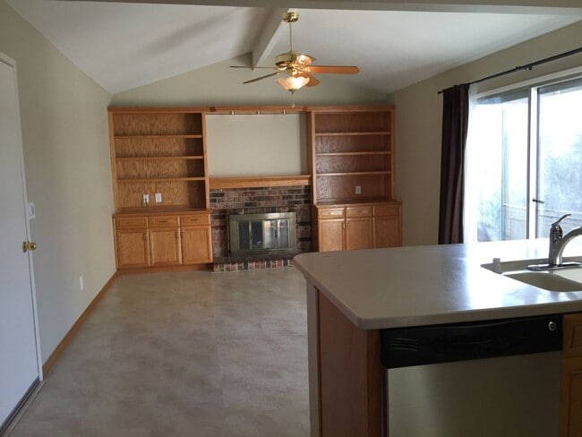 Building Photo - Clean Large 4 Bedroom 2 Bathroom Home For Rent - Section 8 Vouchers Accepted.