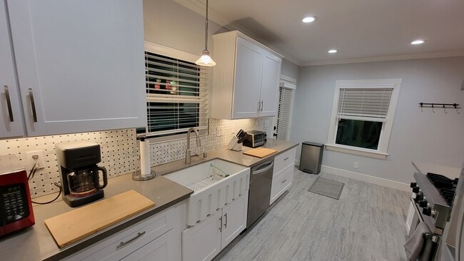 Building Photo - 1301 Santa Ynez Way