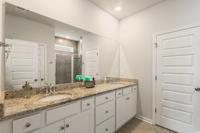 Building Photo - 5822 Whitebark Dr