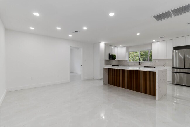 Building Photo - 3699 Liberty Square