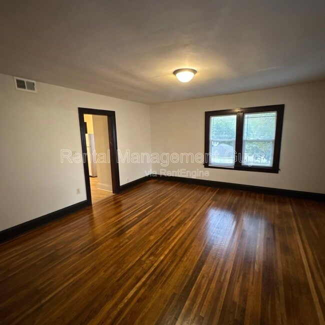 Building Photo - 2512 Fremont Ave N