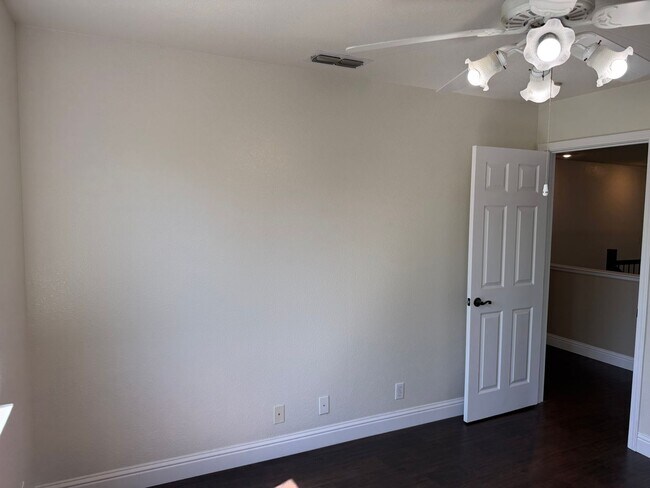 Building Photo - 9223 Camden Lake Way