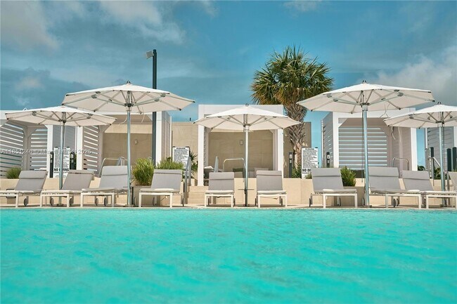 Building Photo - 300 Biscayne Blvd Way